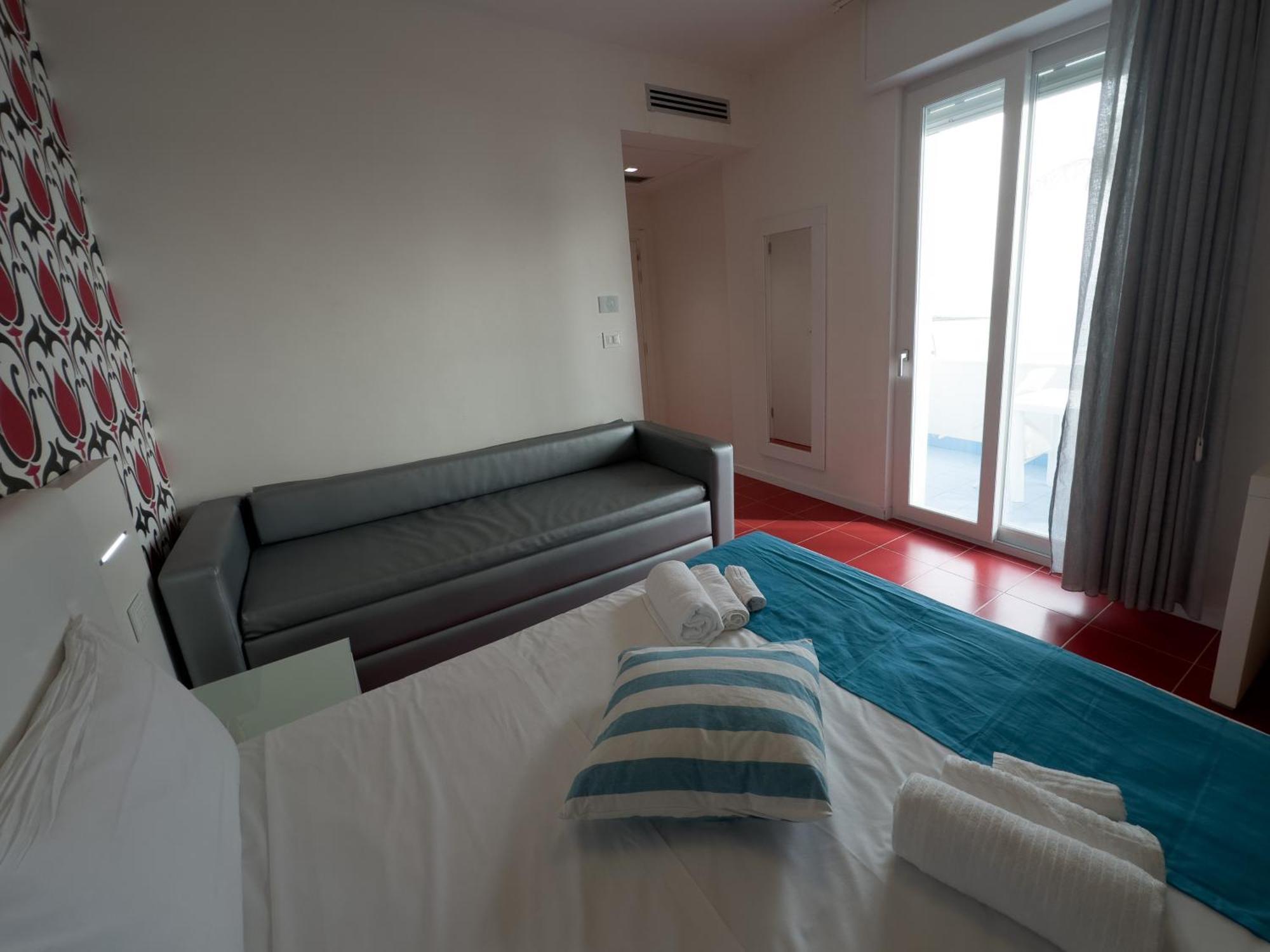 Double Room with Sea View,22758237:JPEG